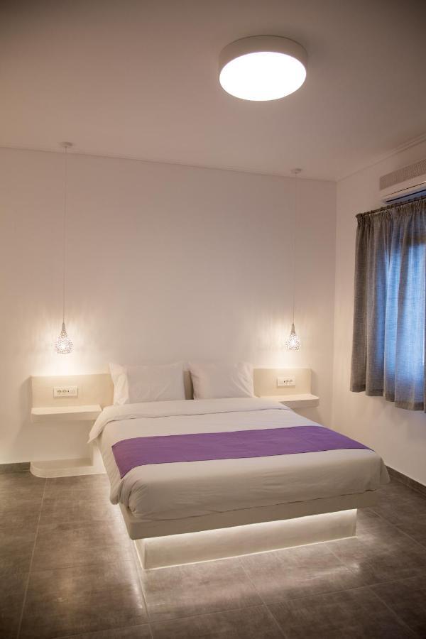 Markakis Studios Fira Town Exterior photo