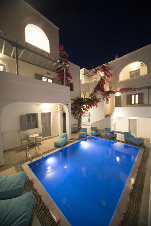 Markakis Studios Fira Town Exterior photo