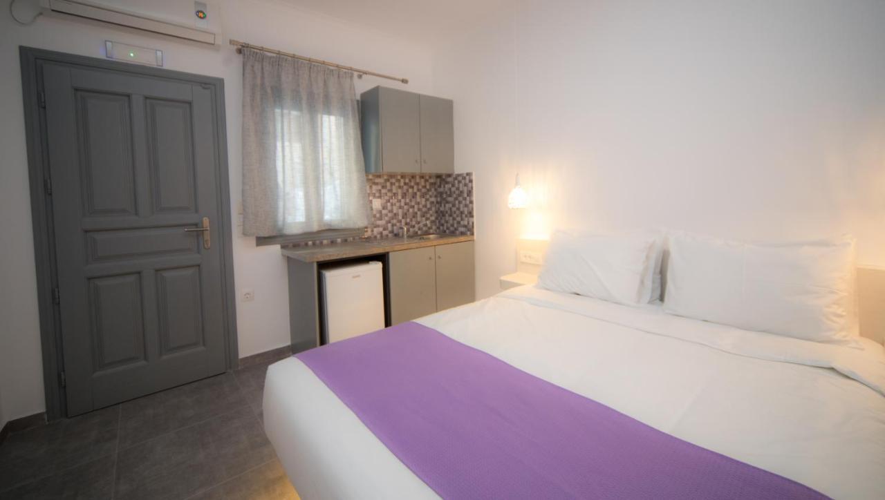 Markakis Studios Fira Town Exterior photo